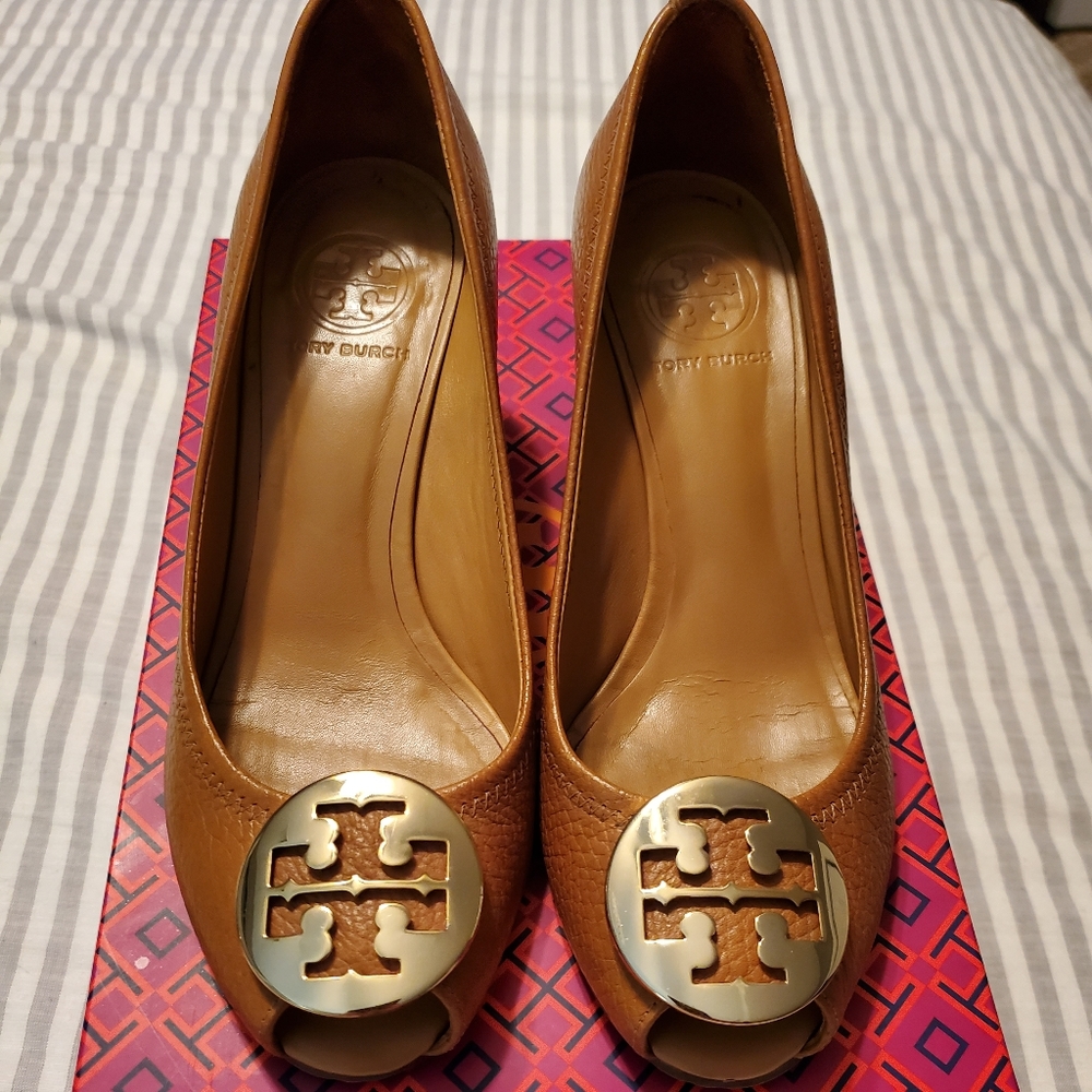Tory Burch - Sally 2 Tan Heels